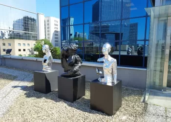 Sculpture Manufacturers